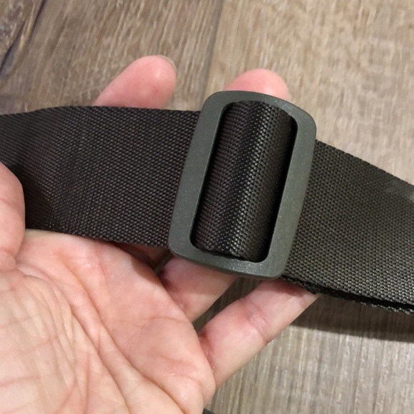 LULULEMON OG Everywhere Belt Bag 1L - Armory - Picture 6 of 13